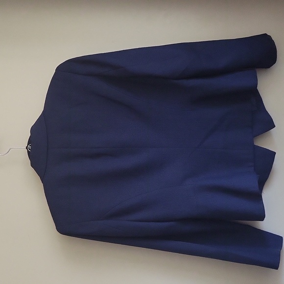 Petite Sophisticate Blazer – 1980s/1990s - Picture 3 of 7